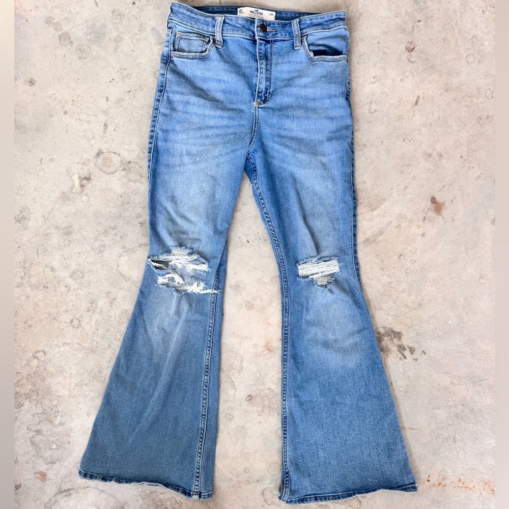 Hollister Distressed Curvy High Rise Flare Size 8/29S